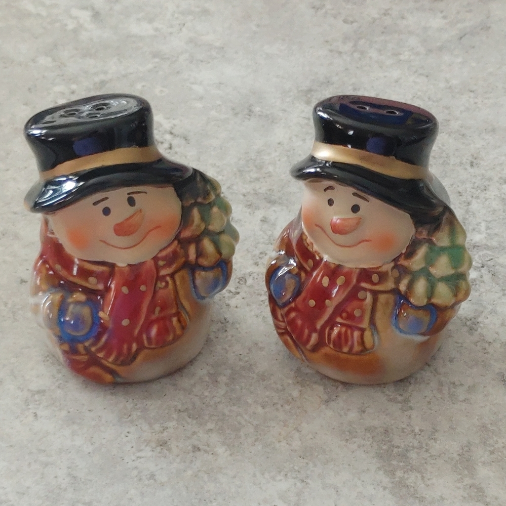 Snowmen Ceramic Salt & Pepper Shakers